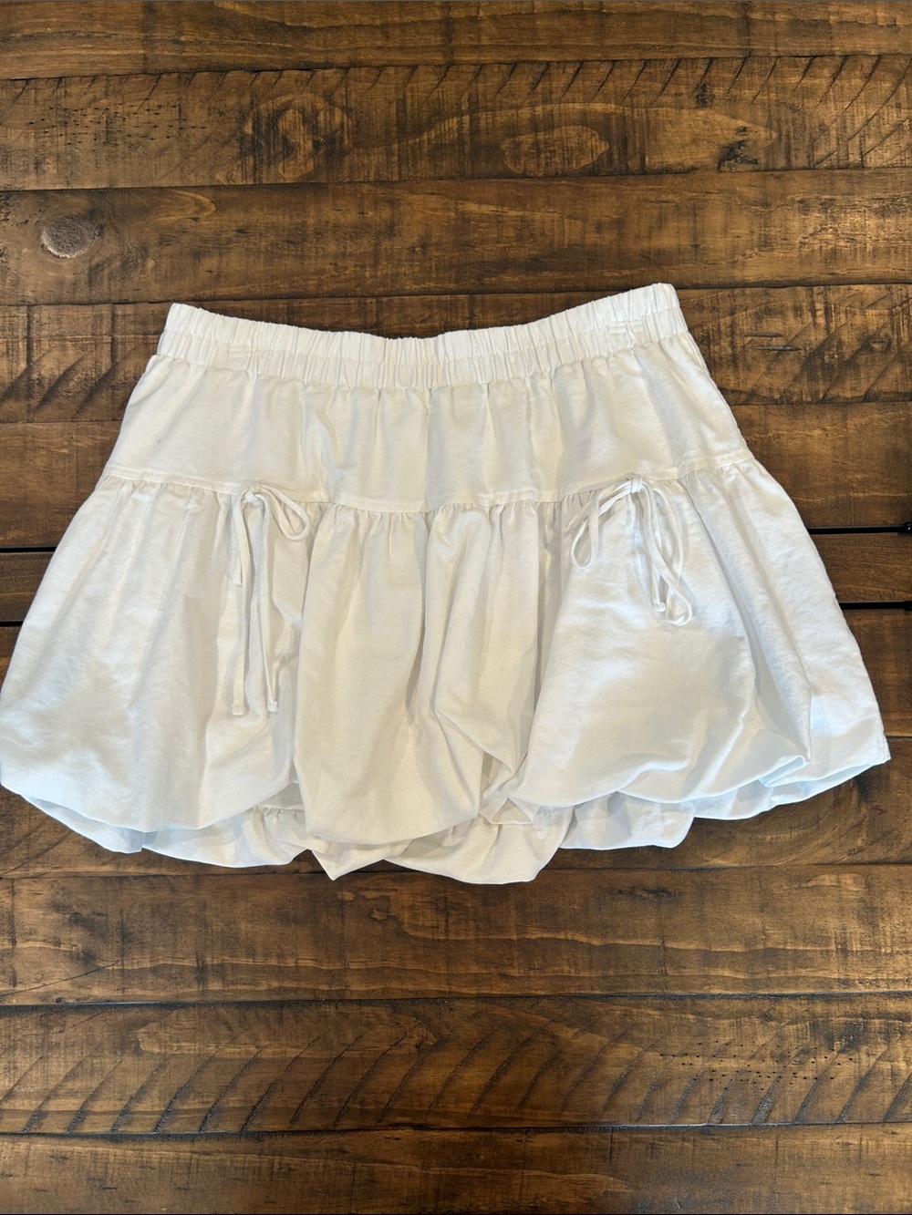 No Boundaries White Elastic Waist Mini Skirt